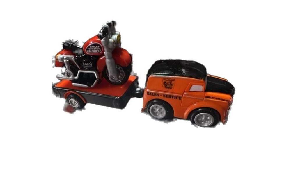 Maisto Harley-Davidson Cycle Town Diecast Truck and Motorcycle Trailer Set
